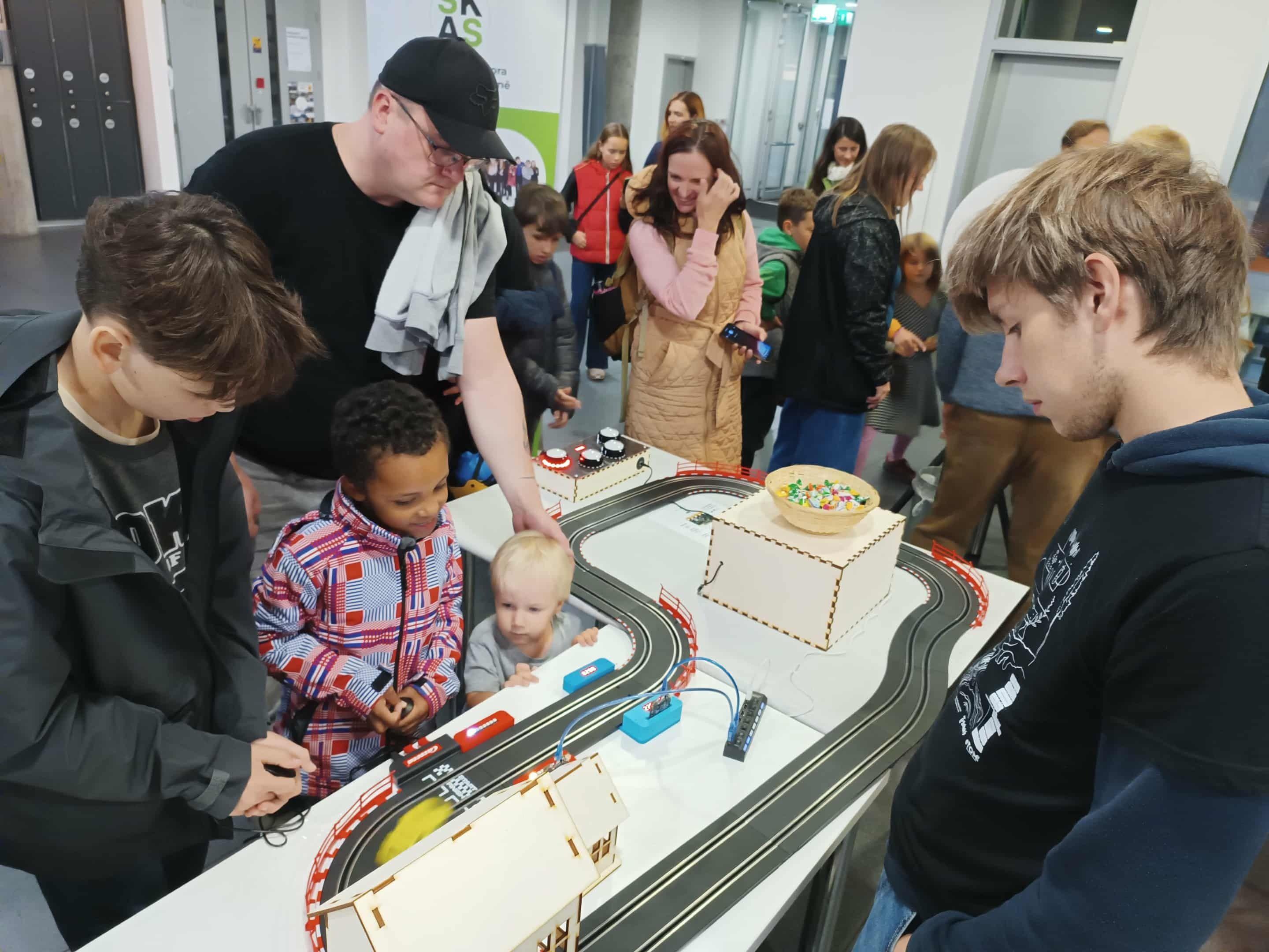 Mikrofarma na Noci vědců 2025